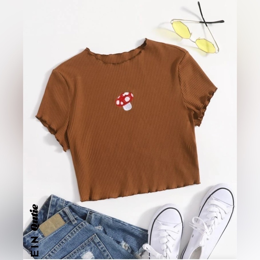 SHEIN Qutie Mushroom Embroidered Rib-K
nit Tee